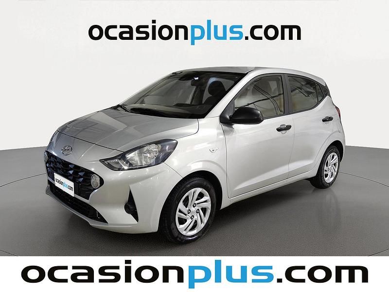 Usado Hyundai i10 67 CV (49 kW) 2022 Gris plata Utilitario