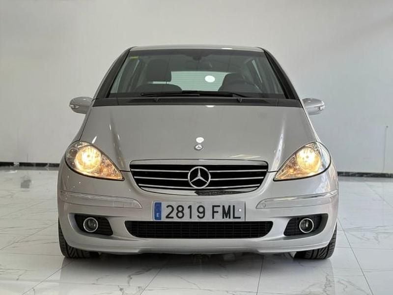 Usado Mercedes A180 Avantgarde 109 CV (80 kW) 2007 Gris Utilitario