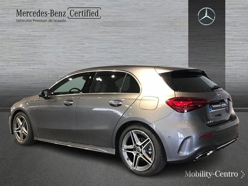 Usado Mercedes A180 116 CV (85 kW) 2024 Gris montaña Berlina