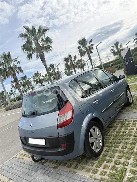 Usado Renault Scenic E-Tech Dynamique 105 CV (77 kW) 2006 Azul Monovolumen