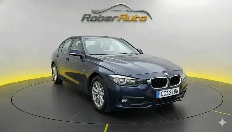 Usado BMW 318 150 CV (110 kW) 2016 Azul Berlina