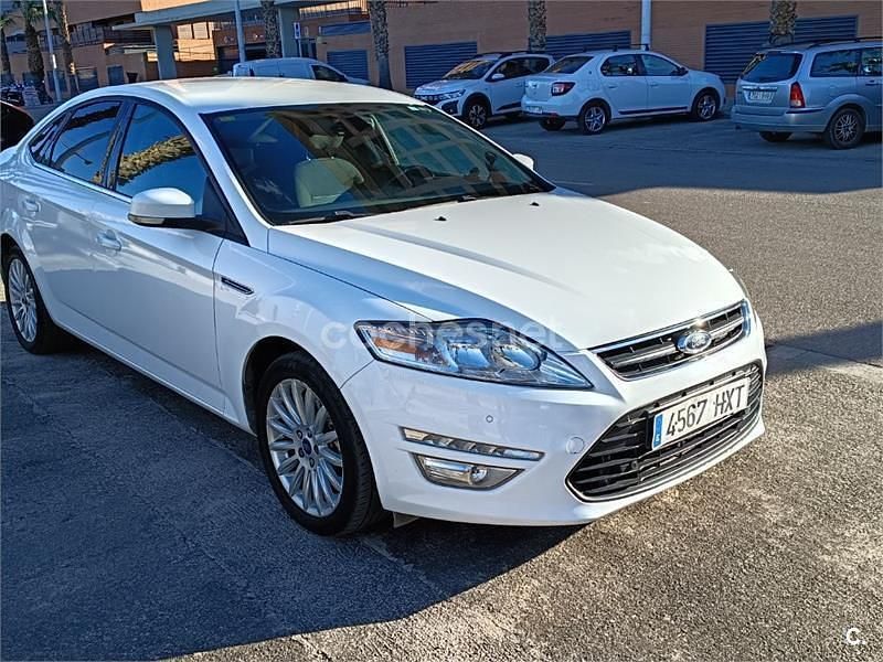 Usado Ford Mondeo Limited 115 CV (84 kW) 2014 Blanco Berlina