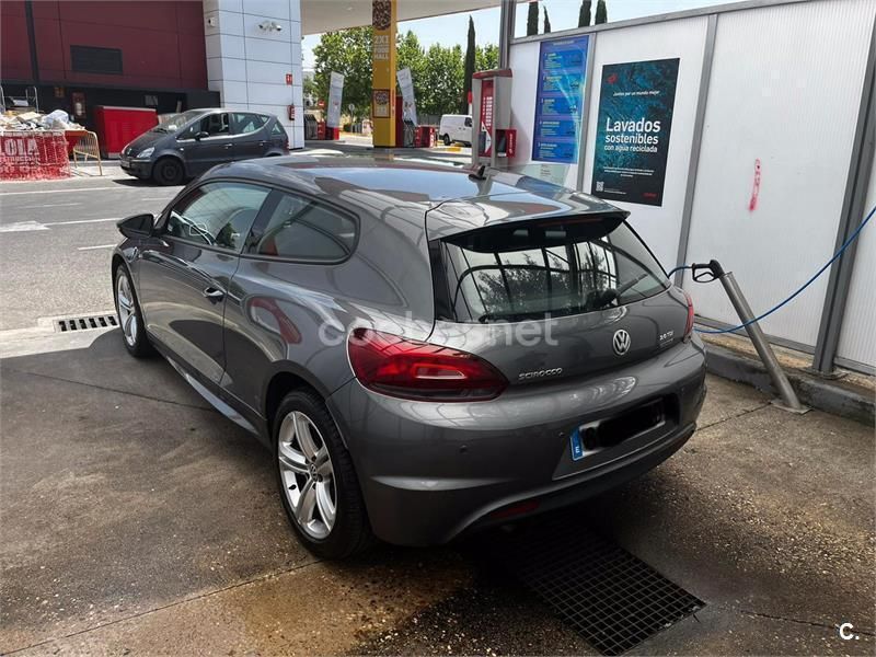 Usado VW Scirocco R-line 140 CV (102 kW) 2014 Gris / plata Coupe