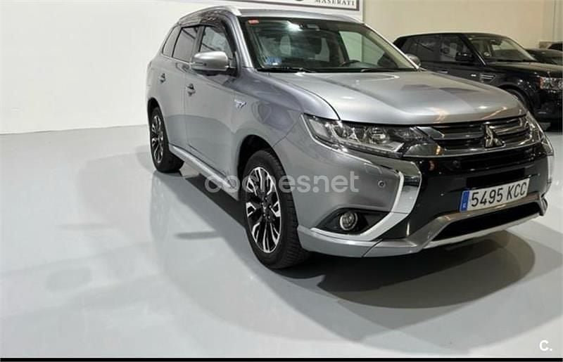 Gris / plata Usado 2017 Mitsubishi Outlander P-HEV SUV | 15.900 € (Precio justo) - Imagen 1/4