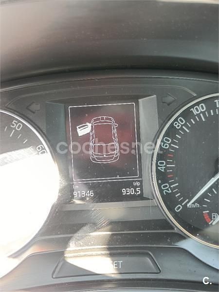 Usado Skoda Fabia Ambition 75 CV (55 kW) 2017 Azul Berlina