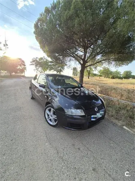 Usado Fiat Stilo Dynamic 140 CV (102 kW) 2005 Negro Berlina