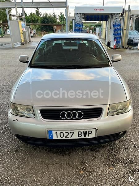 Gris / plata Usado 2002 Audi A3 Ambiente Berlina | 4800 € (Un poco caro) - Imagen 1/4