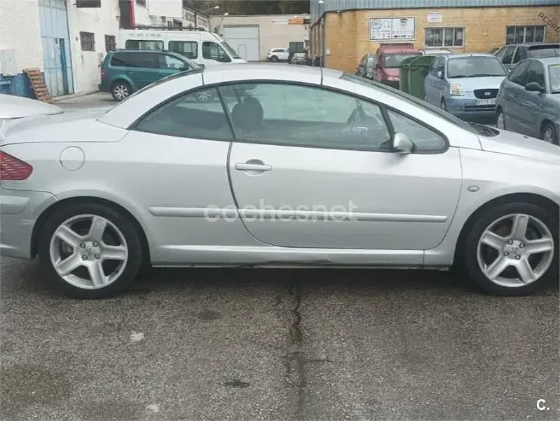 Usado Peugeot 307 CC Sport 180 CV (132 kW) 2003 Gris / plata Descapotable
