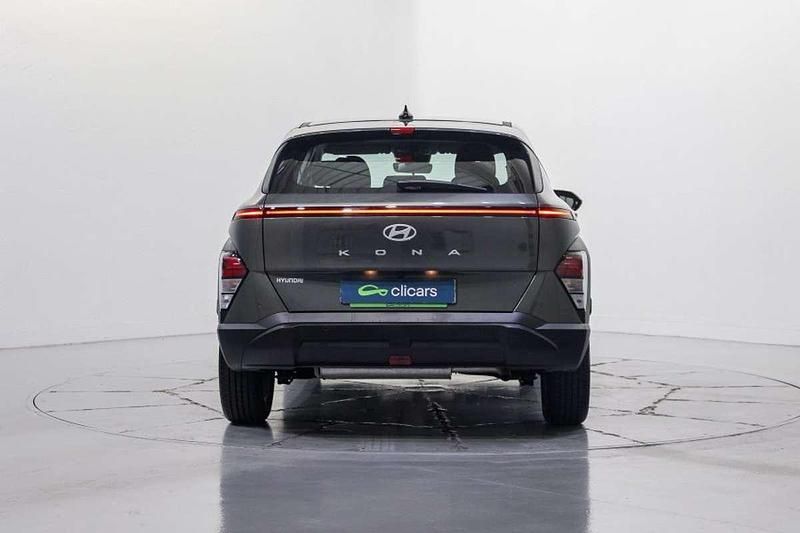 Usado Hyundai Kona 101 CV (74 kW) 2025 Gris SUV