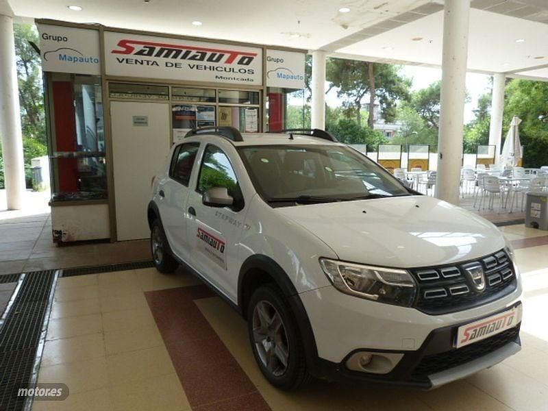 Usado Dacia Sandero Stepway Ambiance 90 CV (66 kW) 2018 Blanco Utilitario