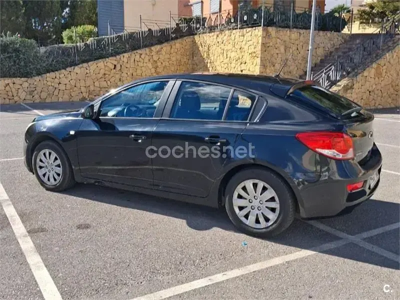 Usado Chevrolet Cruze LS 124 CV (91 kW) 2013 Negro Berlina