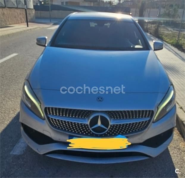 Usado Mercedes A200 AMG line 136 CV (100 kW) 2017 Gris / plata Berlina