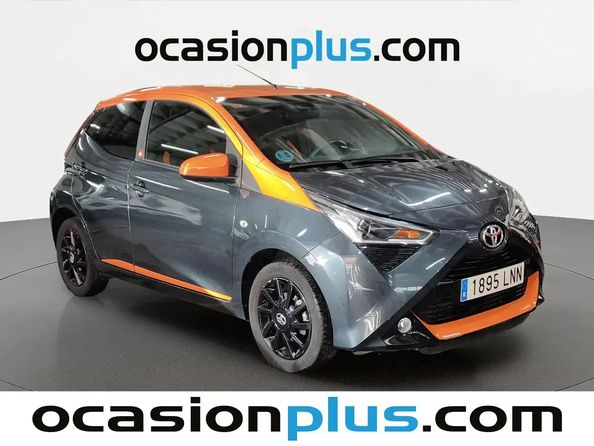 Usado Toyota Aygo X-cite 72 CV (52 kW) 2021 Gris Utilitario