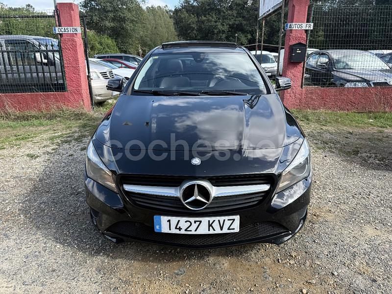 Usado Mercedes CLA200 Shooting Brake AMG line 136 CV (100 kW) 2015 Negro Familiar