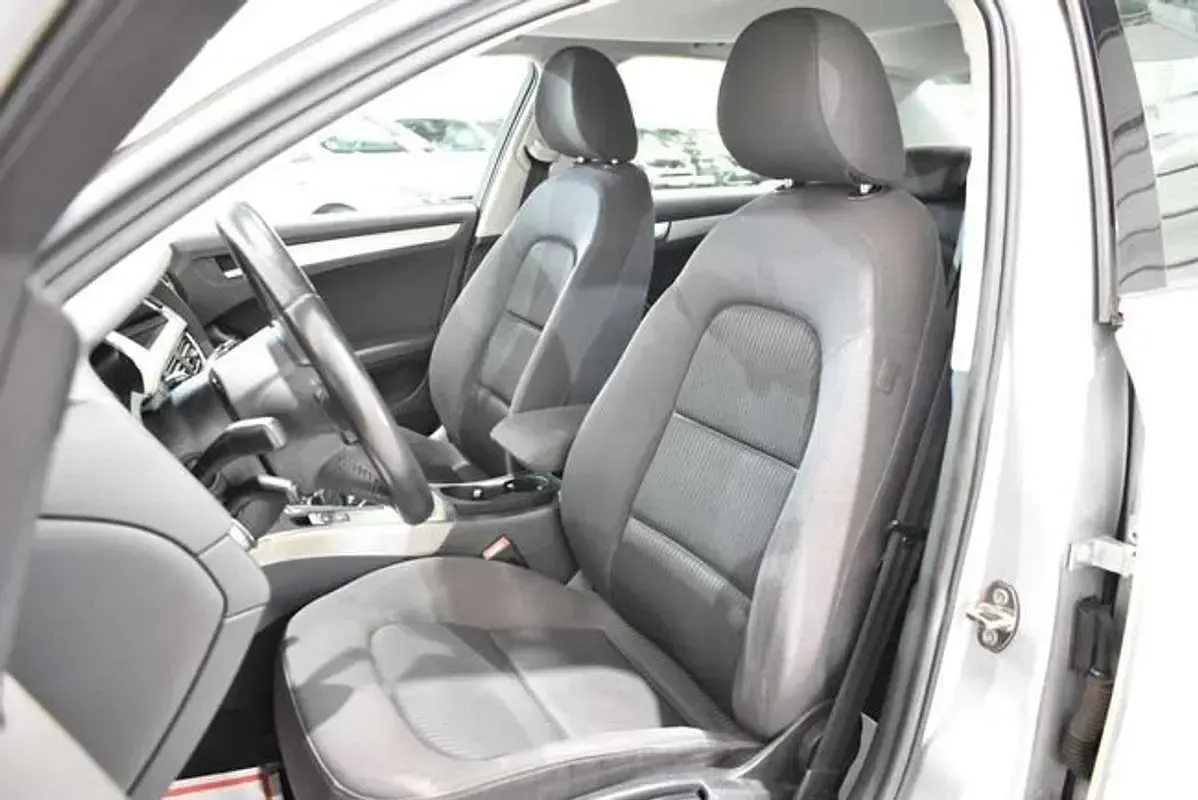 Usado Audi A4 150 CV (110 kW) 2009 Plateado Berlina