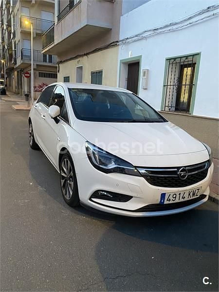 Amarillo Usado 2018 Opel Astra Excellence Berlina | 12.000 € (Precio justo) - Imagen 1/4