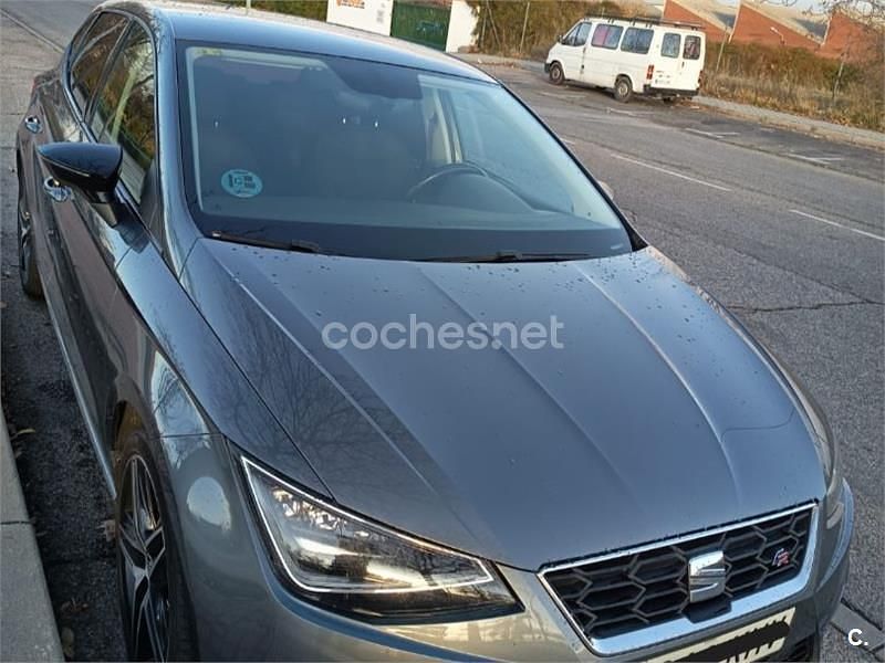 Usado Seat Ibiza FR 150 CV (110 kW) 2018 Gris / plata Berlina