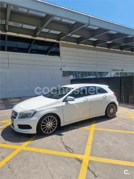 Usado Mercedes A180 AMG 109 CV (80 kW) 2013 Blanco Utilitario