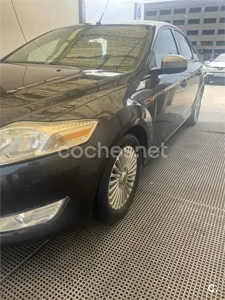 Usado Ford Mondeo Ambiente 125 CV (91 kW) 2008 Azul Berlina