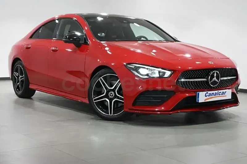 Usado Mercedes CLA180 136 CV (100 kW) 2019 Rojo Coupe