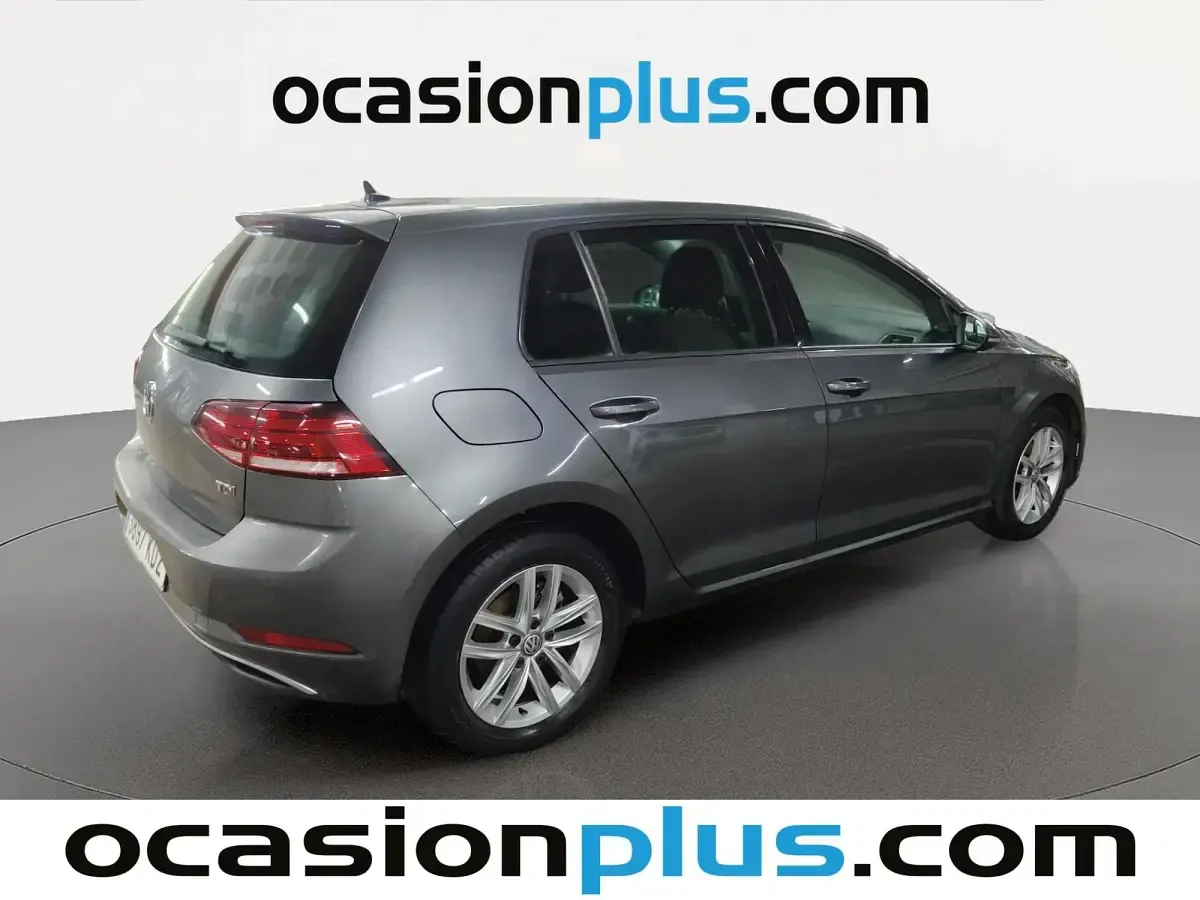 Usado VW Golf VII Advance 116 CV (85 kW) 2017 Gris Utilitario