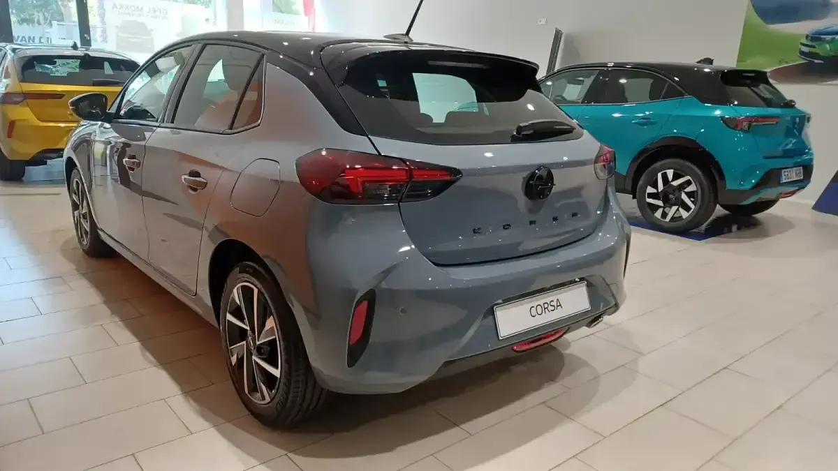 Nuevo Opel Corsa 100 CV (73 kW) 2026 Gris Utilitario