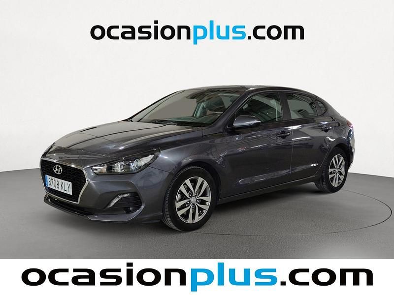Gris Usado 2018 Hyundai i30 Berlina | 12.455 € (Precio justo) - Imagen 1/4