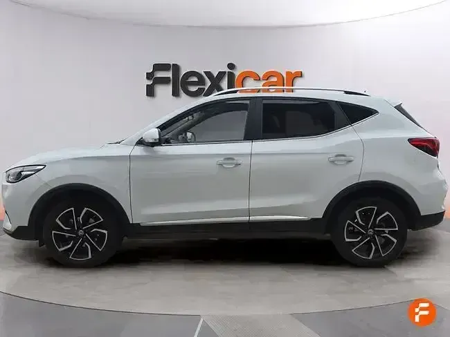 Begagnad MG ZS Luxury 111 HK (81 kW) 2023 Vit SUV