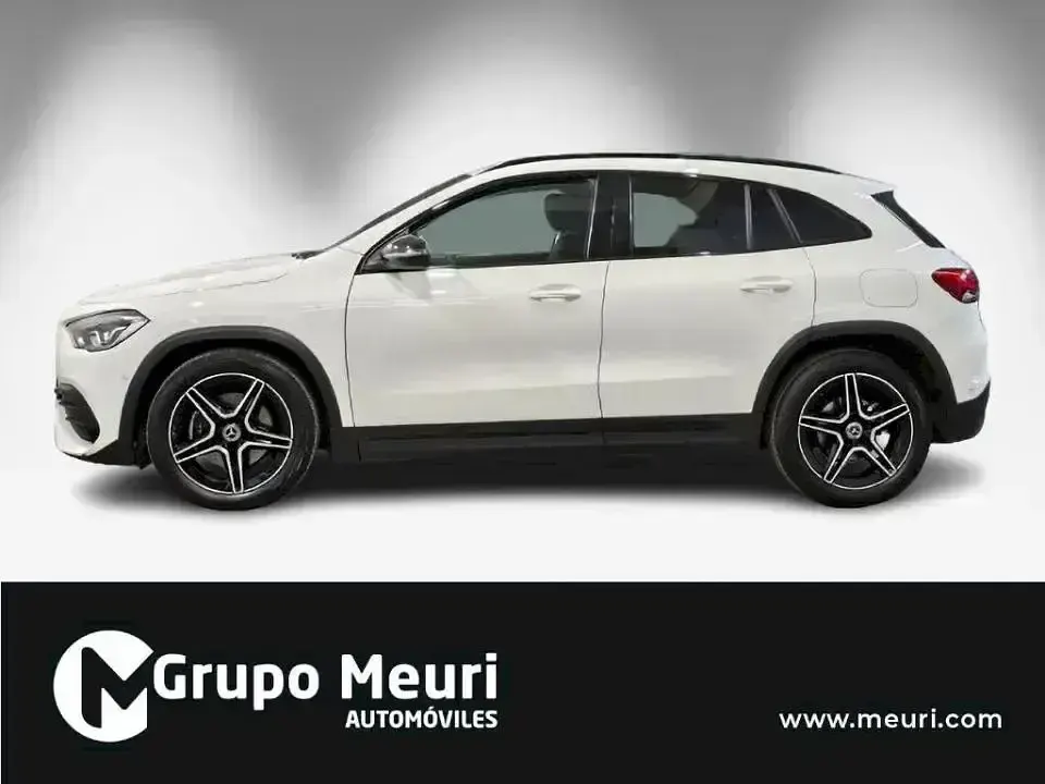 Usado Mercedes GLA200 AMG line 150 CV (110 kW) 2022 Blanco SUV