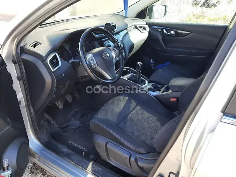 Usado Nissan Qashqai Acenta 110 CV (80 kW) 2015 Gris / plata SUV