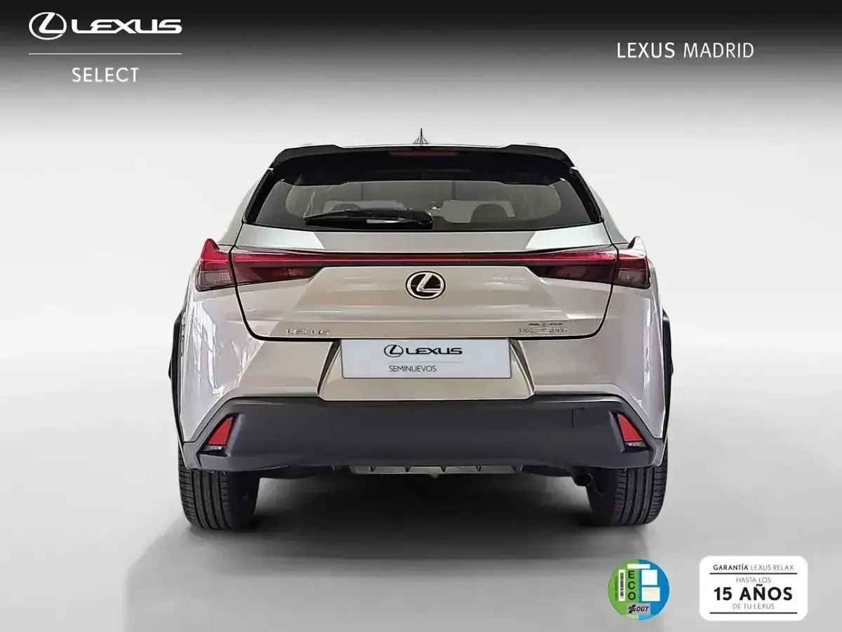 Usado Lexus UX Business Edition 184 CV (135 kW) 2022 Gris / plata SUV