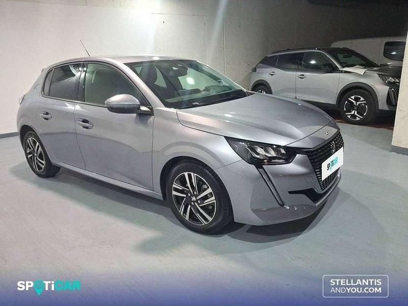 Usado Peugeot 208 Allure 101 CV (74 kW) 2021 Gris Utilitario