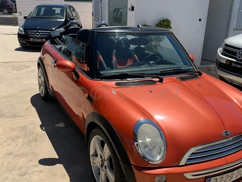 Usado Mini Cooper Cabriolet 116 CV (85 kW) 2004 Naranja Descapotable