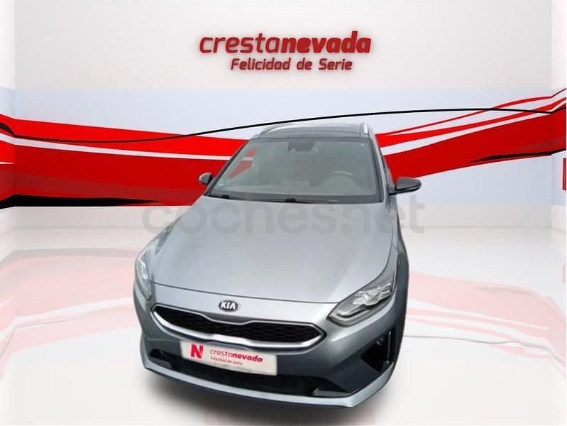 Usado Kia Ceed GT GT-Line 136 CV (100 kW) 2021 Gris / plata Familiar