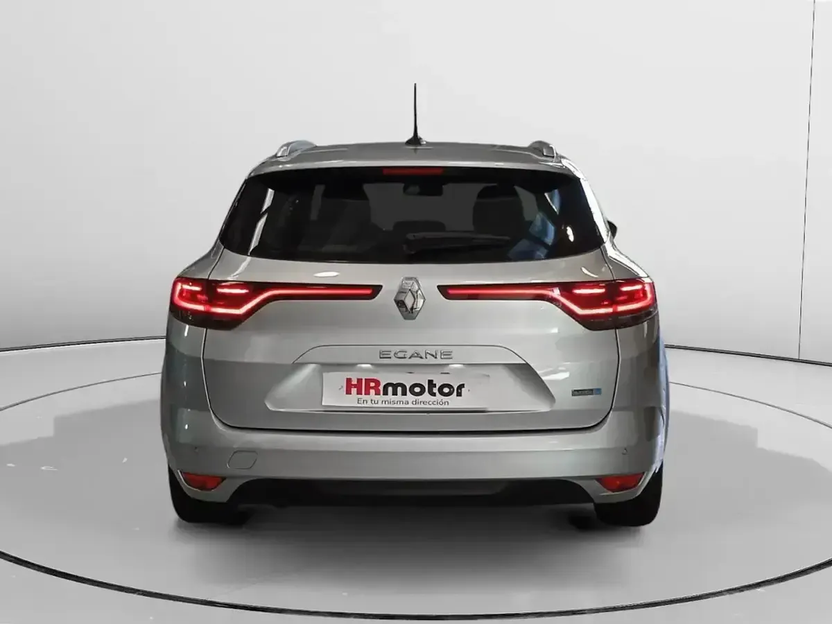 Usado Renault Mégane IV Business 160 CV (117 kW) 2022 Gris Familiar