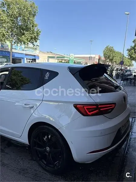 Usado Seat Leon FR 125 CV (91 kW) 2018 Blanco Berlina