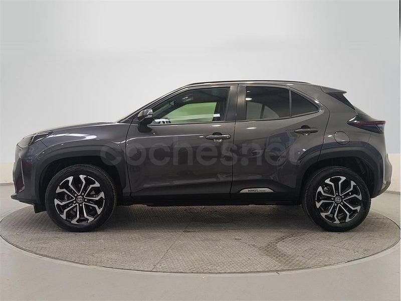 Usado Toyota Yaris Cross Active 116 CV (85 kW) 2025 Gris / plata SUV