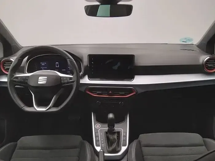 Usado Seat Arona FR 150 CV (110 kW) 2024 Gris SUV