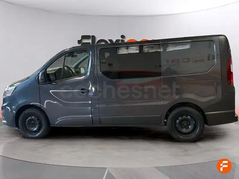 Usado Renault Trafic 150 CV (110 kW) 2023 Azul Monovolumen