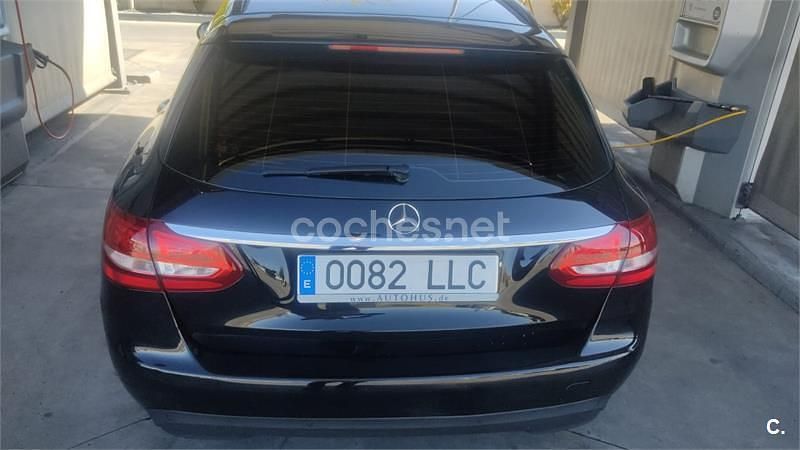 Usado Mercedes E200 75 CV (55 kW) 1993 Negro Familiar