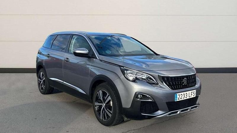 Usado Peugeot 5008 Allure 131 CV (96 kW) 2020 Gris SUV