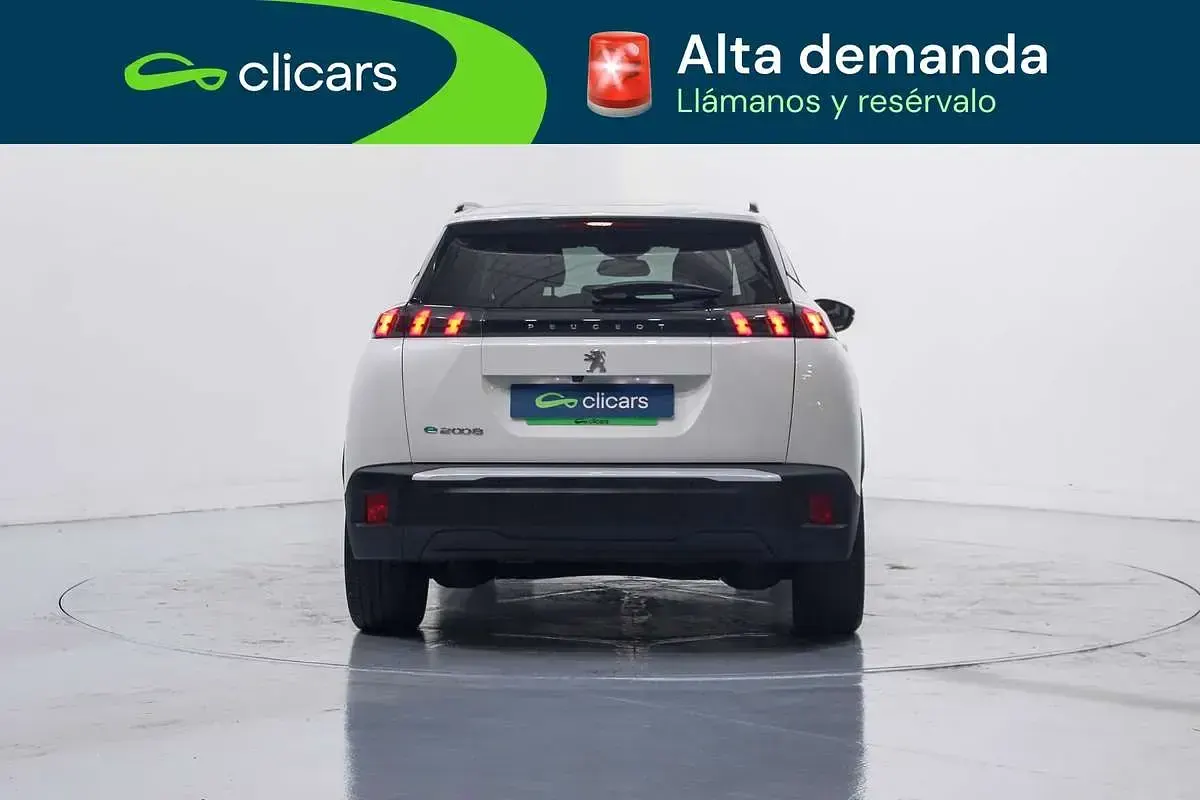 Usado Peugeot e-2008 Allure 100 kW (136 CV) 2021 Blanco SUV