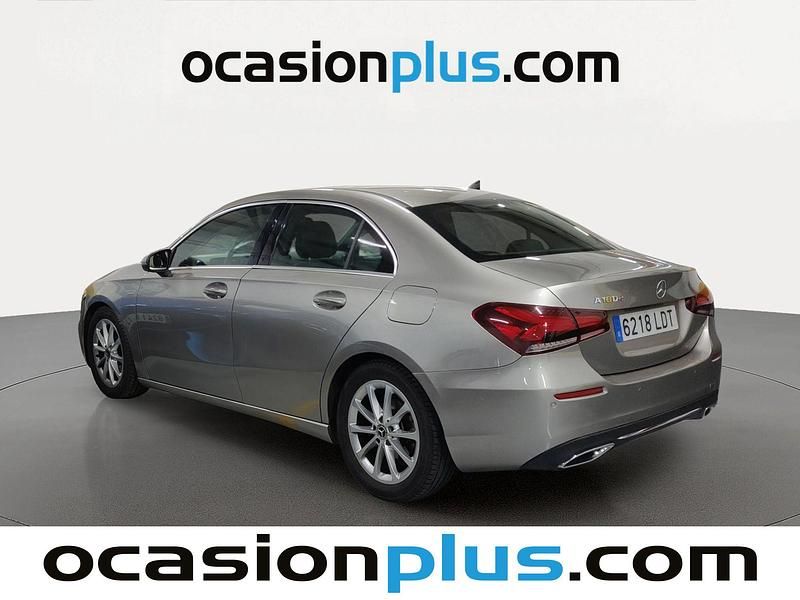 Usado Mercedes A180 116 HP (85 kW) 2020 Cinzento Sedan