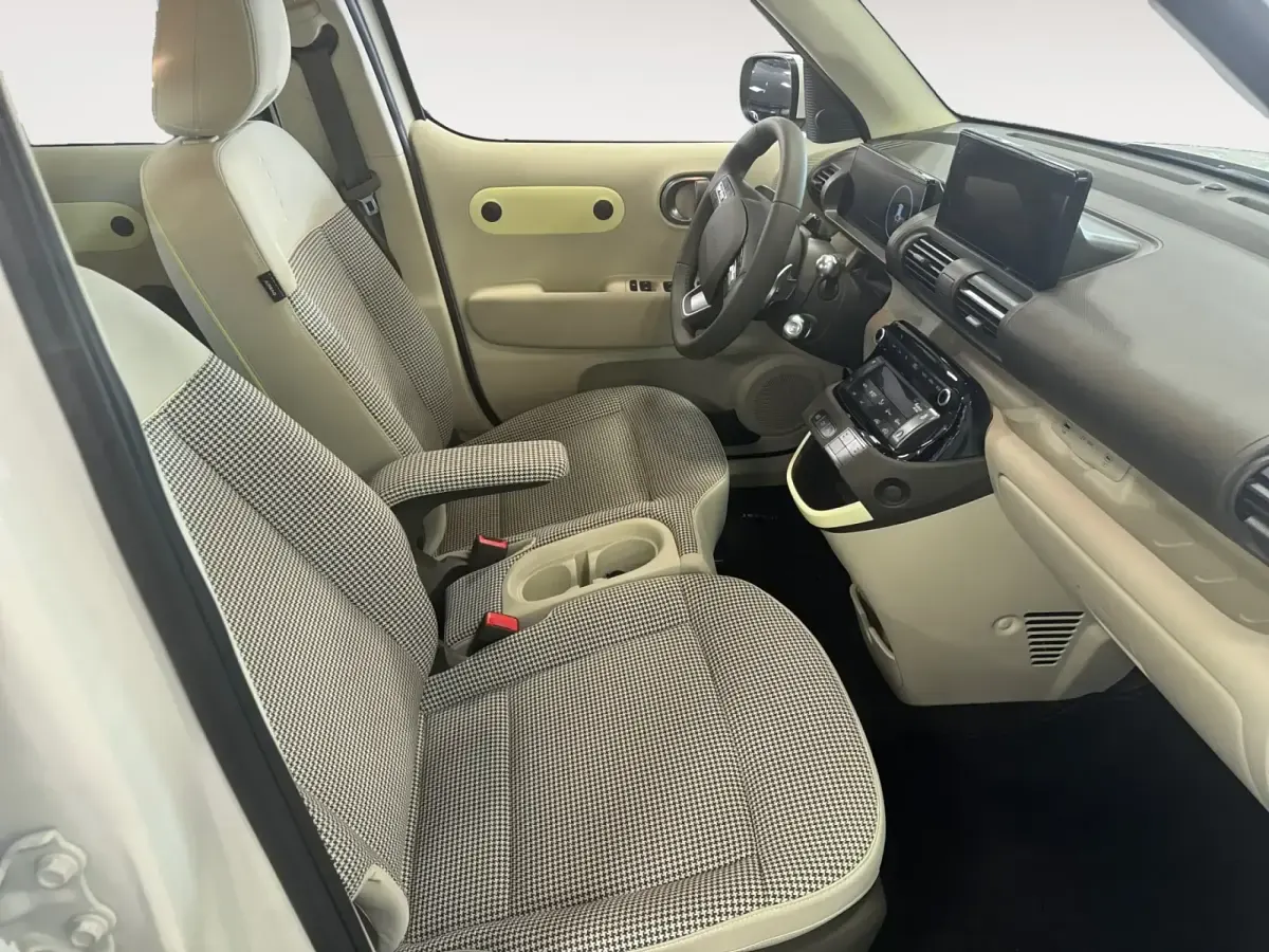 Nuevo Hyundai Inster 84 kW (115 CV) 2026 Beige Utilitario