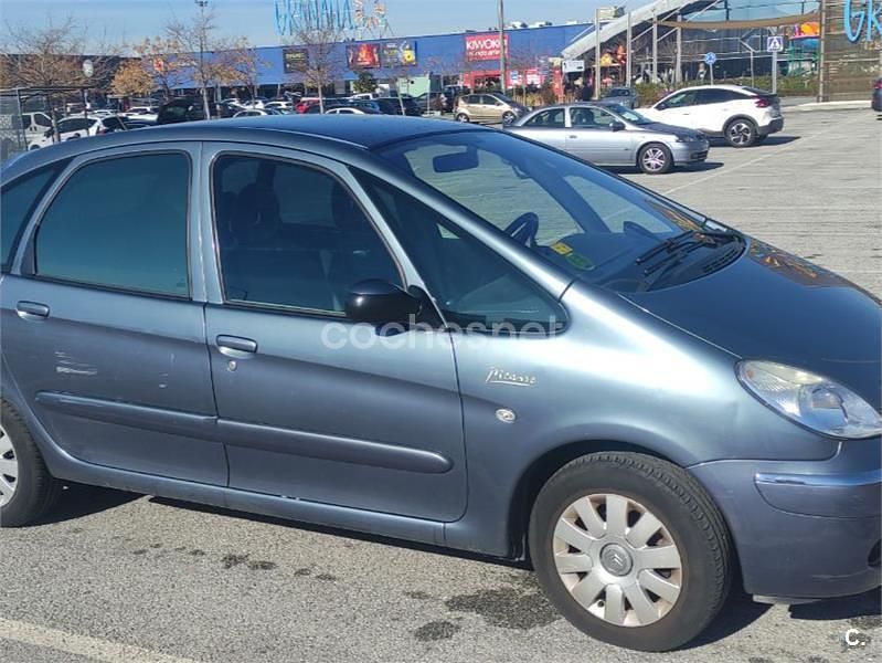 Usado Citroën Xsara Picasso Exclusive 110 CV (80 kW) 2007 Gris / plata Monovolumen