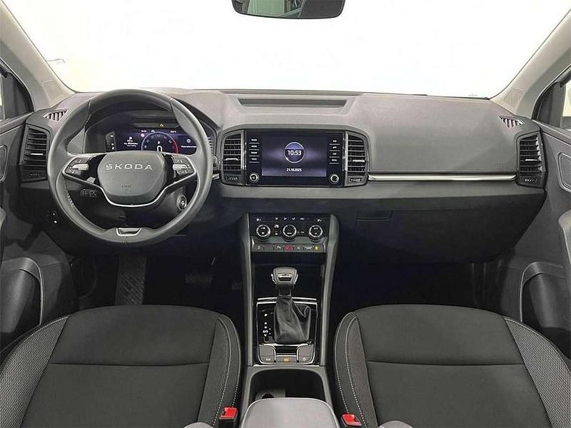 Usado Skoda Karoq Selection 150 CV (110 kW) 2025 Blanco SUV