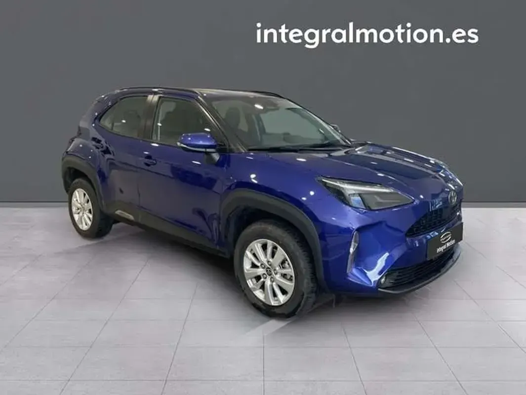 Usado Toyota Yaris Cross Business Edition 116 CV (85 kW) 2025 Azul SUV
