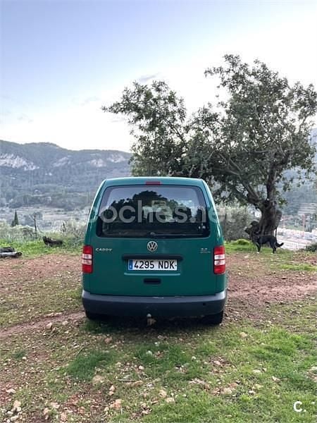 Usado VW Caddy Trendline 110 CV (80 kW) 2013 Verde Monovolumen