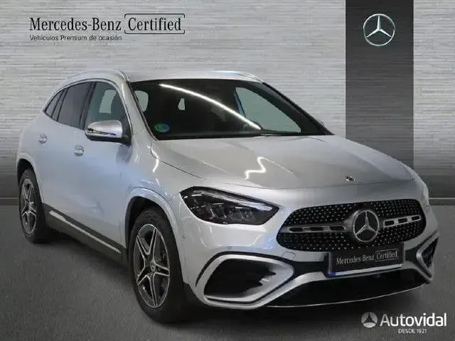 Nuevo Mercedes GLA200 163 CV (119 kW) 2026 Negro cosmos SUV