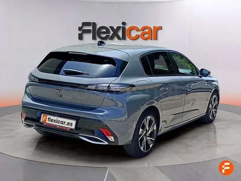 Usado Peugeot 308 Allure 130 CV (95 kW) 2024 Gris / plata Berlina